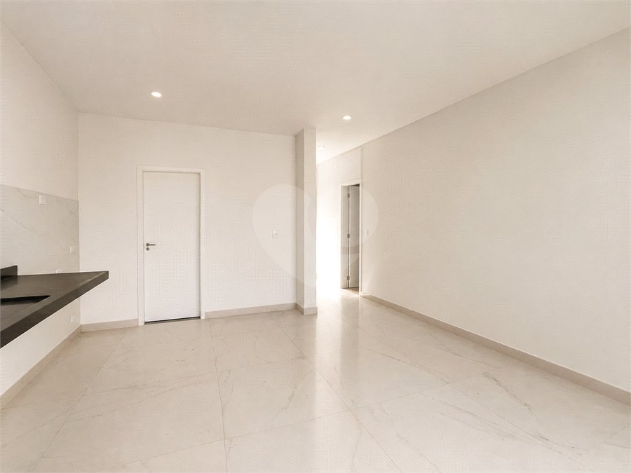 Casa à venda com 3 suítes no condomínio Campos do Conde I e II, Sorocaba - SP