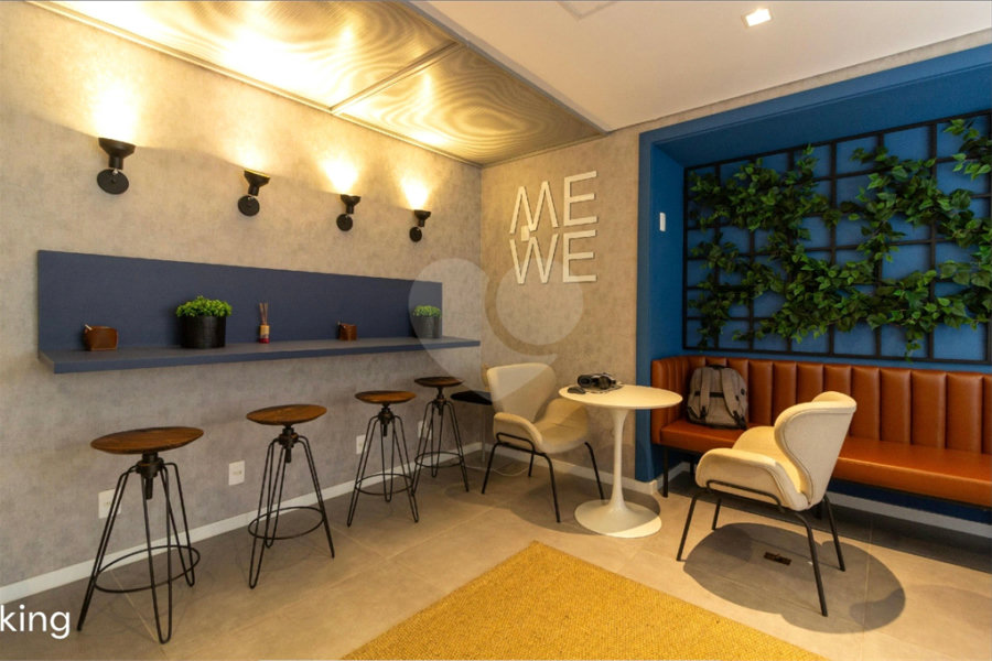 Apartamento a venda com 1 dormitório, sala com varanda e próximo ao metrô Vila Madalena.