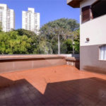 Casa com 4 Dormitórios sendo 1 suíte, com 3 Vagas