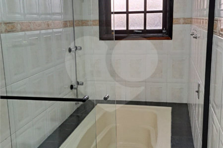 Sobrado à venda com 3 quartos, sendo 1 suíte, em Vila Suissa, Mogi das Cruzes, SP