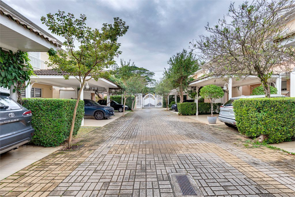 Casa à venda com 3 suítes no condomínio Villa Splendore, São Paulo - SP