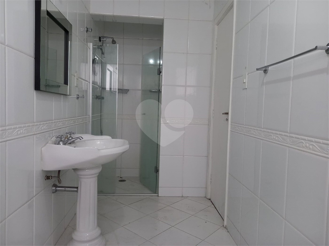 Apartamento à venda com 3 quartos, sendo 1 suíte, em Pinheiros, São Paulo, SP
