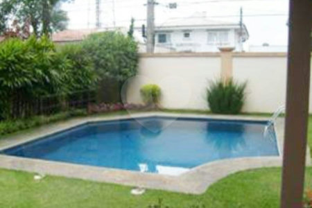 Casa à venda ou para alugar com 4 suítes no condomínio Vilaggio Monte Alegre, São Paulo - SP