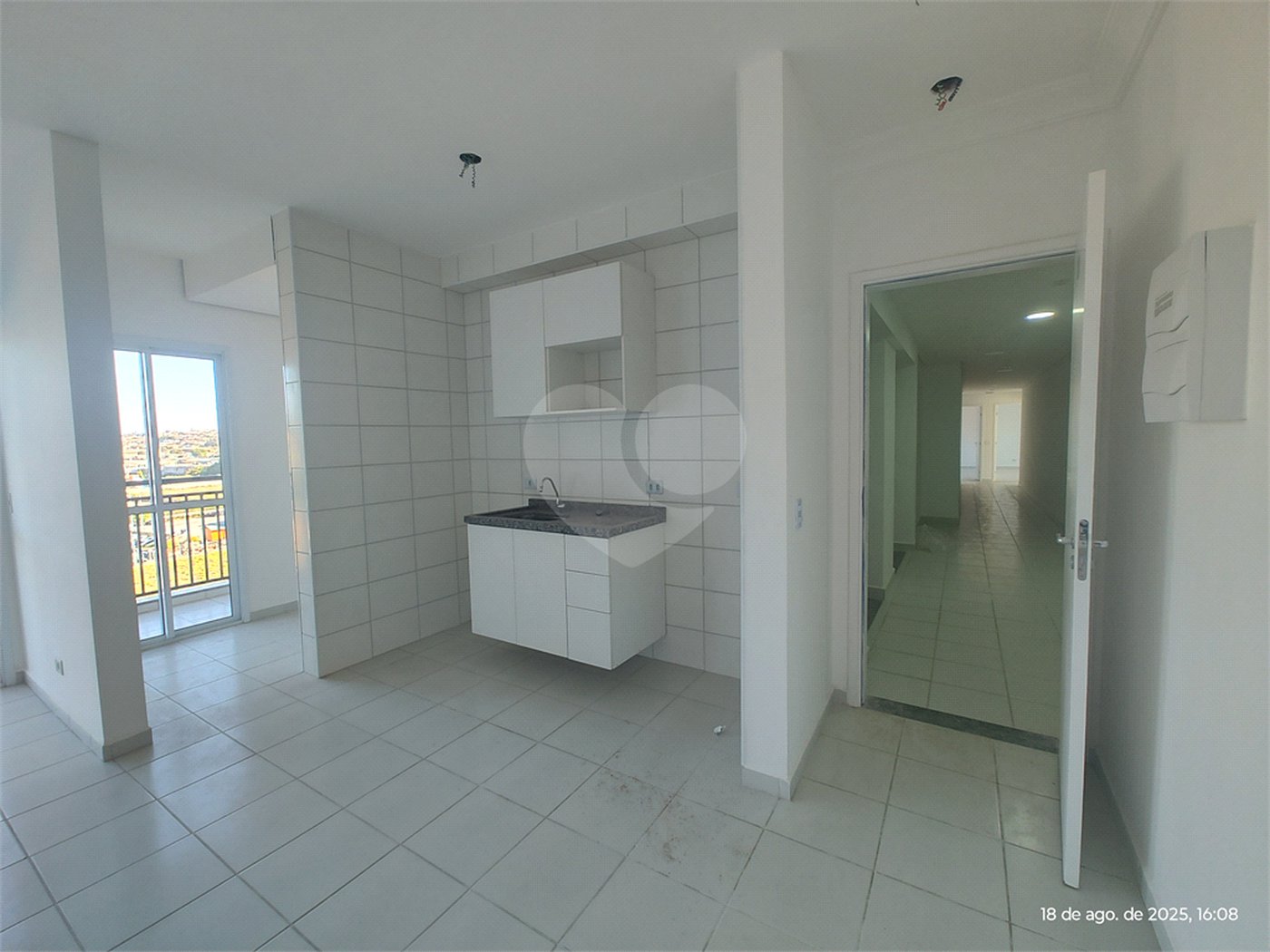 Apartamento para alugar com 3 quartos, sendo 1 suíte,  em Jardim das Palmeiras, Atibaia, SP