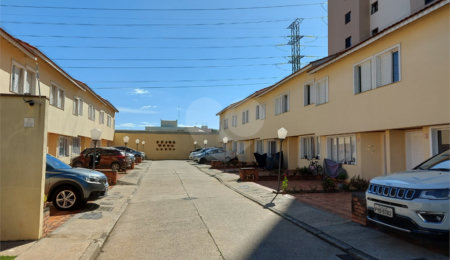 Casa à venda com 3 quartos, sendo 1 suíte,  no condomínio Vila das Macieiras, São Paulo - SP