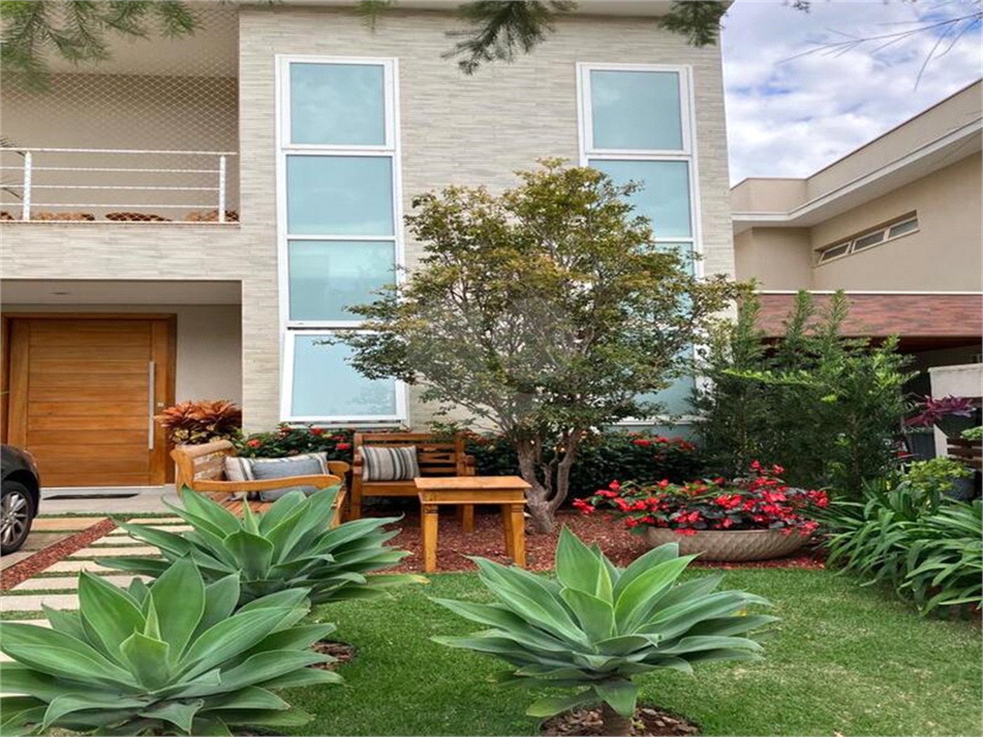 Casa à venda com 3 suítes no condomínio Maison Blanche, Indaiatuba - SP