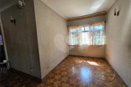 Sobrado à venda com 4 quartos, sendo 1 suíte,  em Santa Teresinha, São Paulo, SP