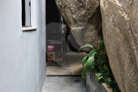 Casa à venda com 3 quartos, sendo 2 suítes, no condomínio Vale Encantado, Rio de Janeiro - RJ