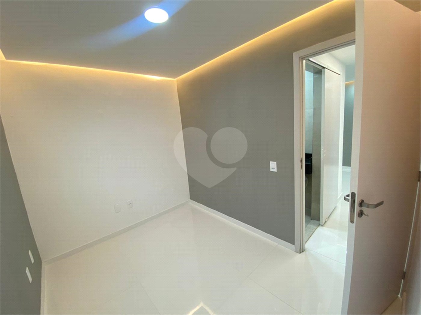 Apartamento à venda com 2 quartos em Santíssimo, Rio de Janeiro, RJ