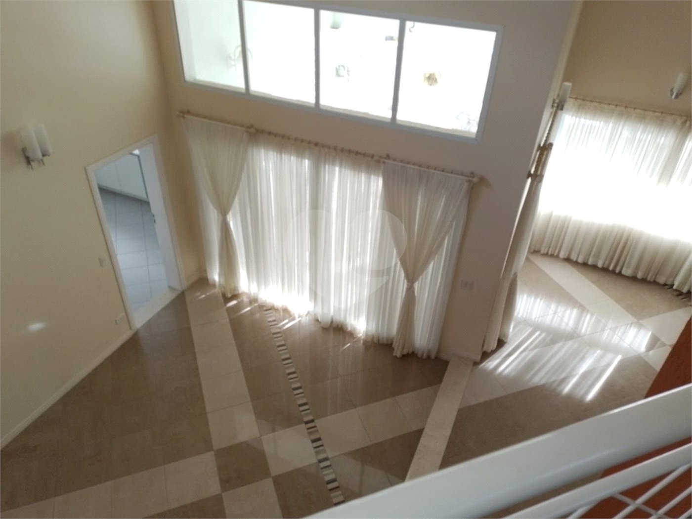 Casa à venda com 4 quartos, sendo 2 suítes,  em Vila Santista, Atibaia, SP