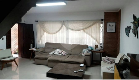 Sobrado à venda com 4 quartos, sendo 2 suítes, em Tremembé, São Paulo, SP