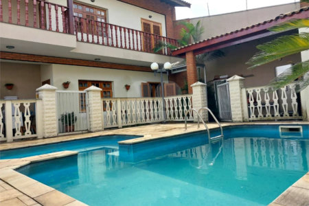 Casa à venda com 4 quartos, sendo 2 suítes,  em Jardim Japão, São Paulo, SP