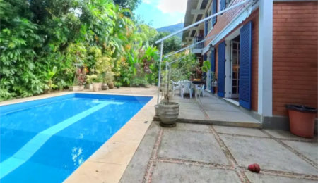 Casa à venda com 4 quartos, sendo 2 suítes,  em Jardim Botânico, Rio de Janeiro, RJ