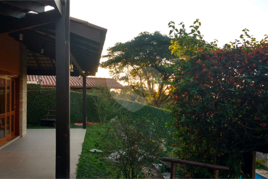 Casa à venda com 4 suítes no condomínio Parque Petrópolis 4 Secção, Mairiporã - SP