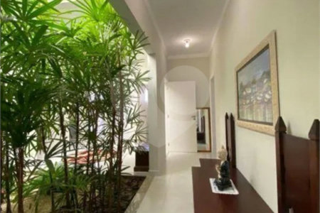 Casa à venda com 4 suítes no condomínio Ipê Velho, Vinhedo - SP