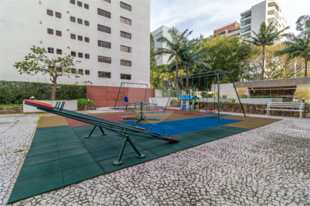 Apartamento à venda com 4 quartos, sendo 1 suíte,  em Brooklin, São Paulo, SP