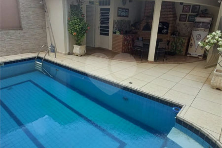 Sobrado à venda com 3 suítes em Jardim Regina, Indaiatuba, SP