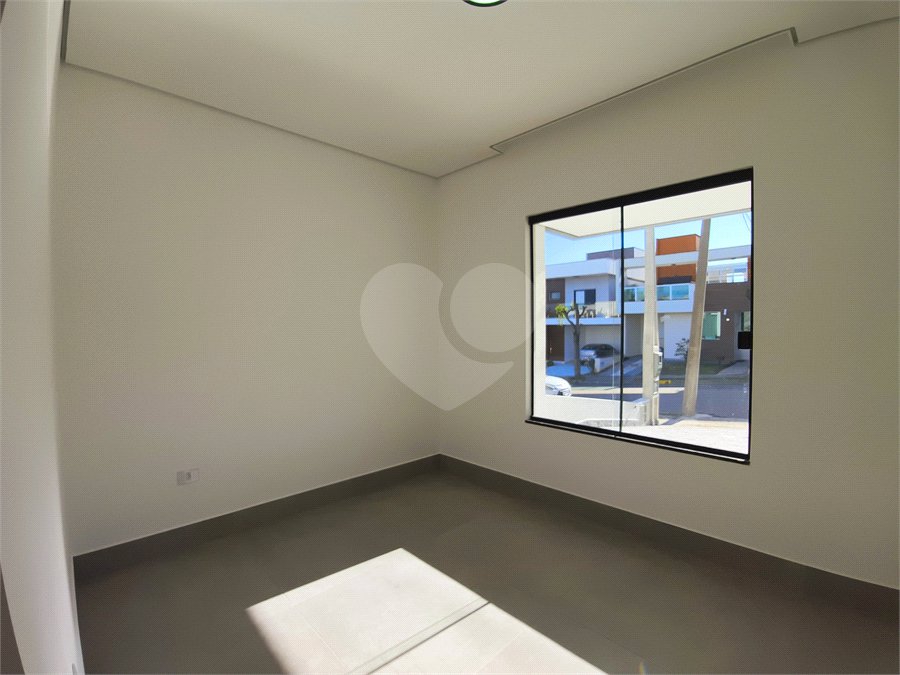 Casa à venda com 3 quartos, sendo 1 suíte,  no condomínio Terras de São Francisco, Sorocaba - SP