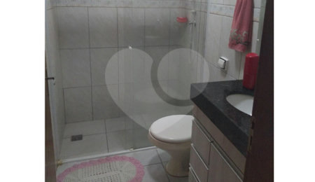 Casa à venda com 3 quartos, sendo 1 suíte, em Jardim Elizabeth, Salto, SP