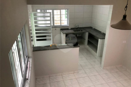 Sobrado à venda com 3 quartos em Jardim Humaitá, São Paulo, SP