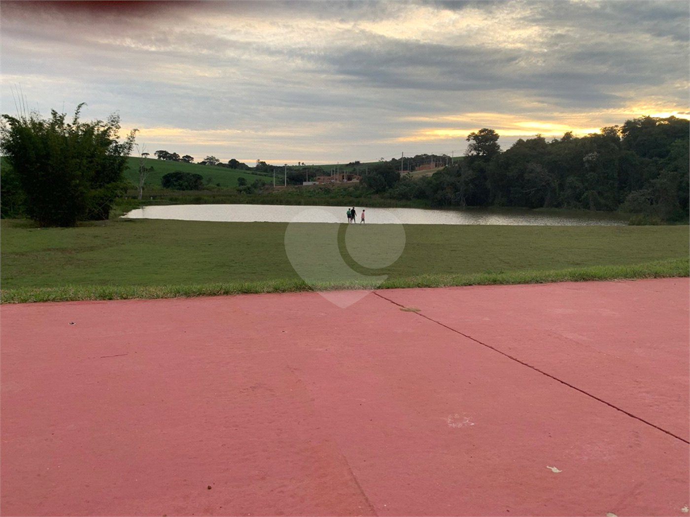 Terreno à venda no condomínio Jardim Residencial Helena Maria, Sorocaba - SP