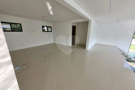 Casa à venda com 4 suítes no condomínio Park Lane, Guarujá - SP