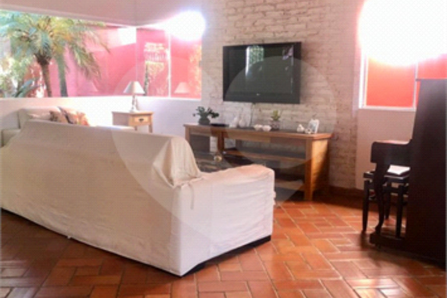 Casa à venda com 3 suítes no condomínio Chacarás Bela Vista, Mairiporã - SP