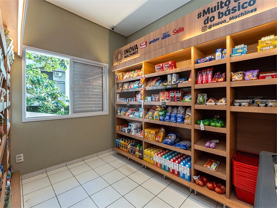 Apartamento à venda com 3 quartos, sendo 1 suíte,  em Vila Andrade, São Paulo, SP