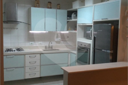 Casa à venda com 3 quartos, sendo 1 suíte, no condomínio Jardim Previdencia, São Paulo - SP