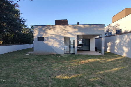 Casa à venda com 3 suítes no condomínio Reserva Ybyra, Atibaia - SP