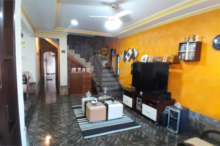 Casa à venda com 4 quartos, sendo 1 suíte, em Bangu, Rio de Janeiro, RJ