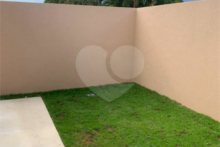 Casa à venda com 3 suítes em Vila Petrópolis, Atibaia, SP