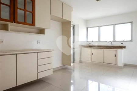 Apartamento à venda com 3 quartos, sendo 1 suíte,  em Cerqueira César, São Paulo, SP