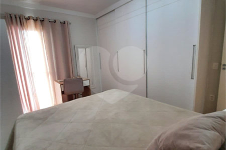 Sobrado à venda com 3 quartos, sendo 1 suíte, em Vila Suissa, Mogi das Cruzes, SP