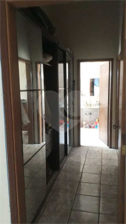 Sobrado à venda com 5 quartos, sendo 3 suítes, em Jardim dos Pinheiros, Atibaia, SP