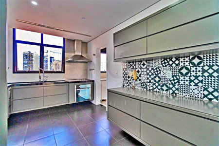 Apartamento à venda com 3 quartos, sendo 1 suíte, em Vila Olímpia, São Paulo, SP