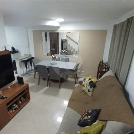 Casa à venda com 3 quartos, sendo 1 suíte, no condomínio Residencial Doutor Emanuel Dias, São Paulo - SP