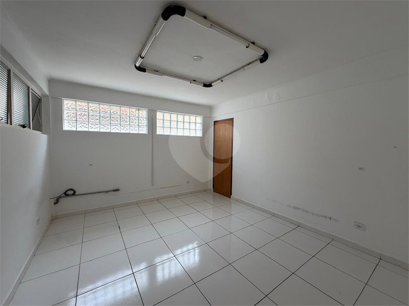 Casa para alugar com 9 quartos, sendo 3 suítes, em Jardim Panorama, Sorocaba, SP