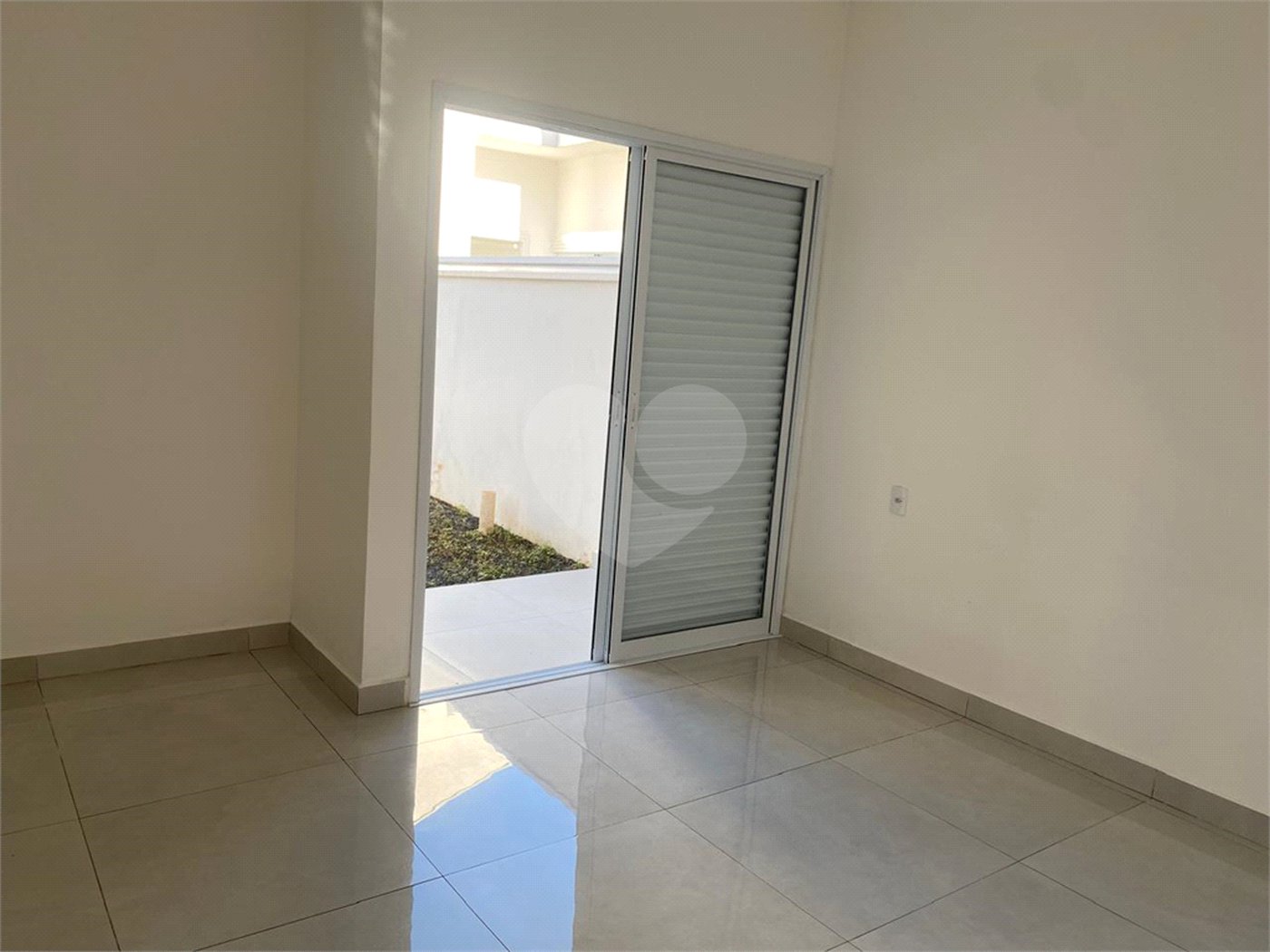 Casa à venda com 2 quartos, sendo 1 suíte, no condomínio Ilha das Águas, Salto - SP