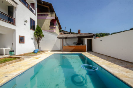 Casa à venda com 4 quartos, sendo 3 suítes, em City América, São Paulo, SP