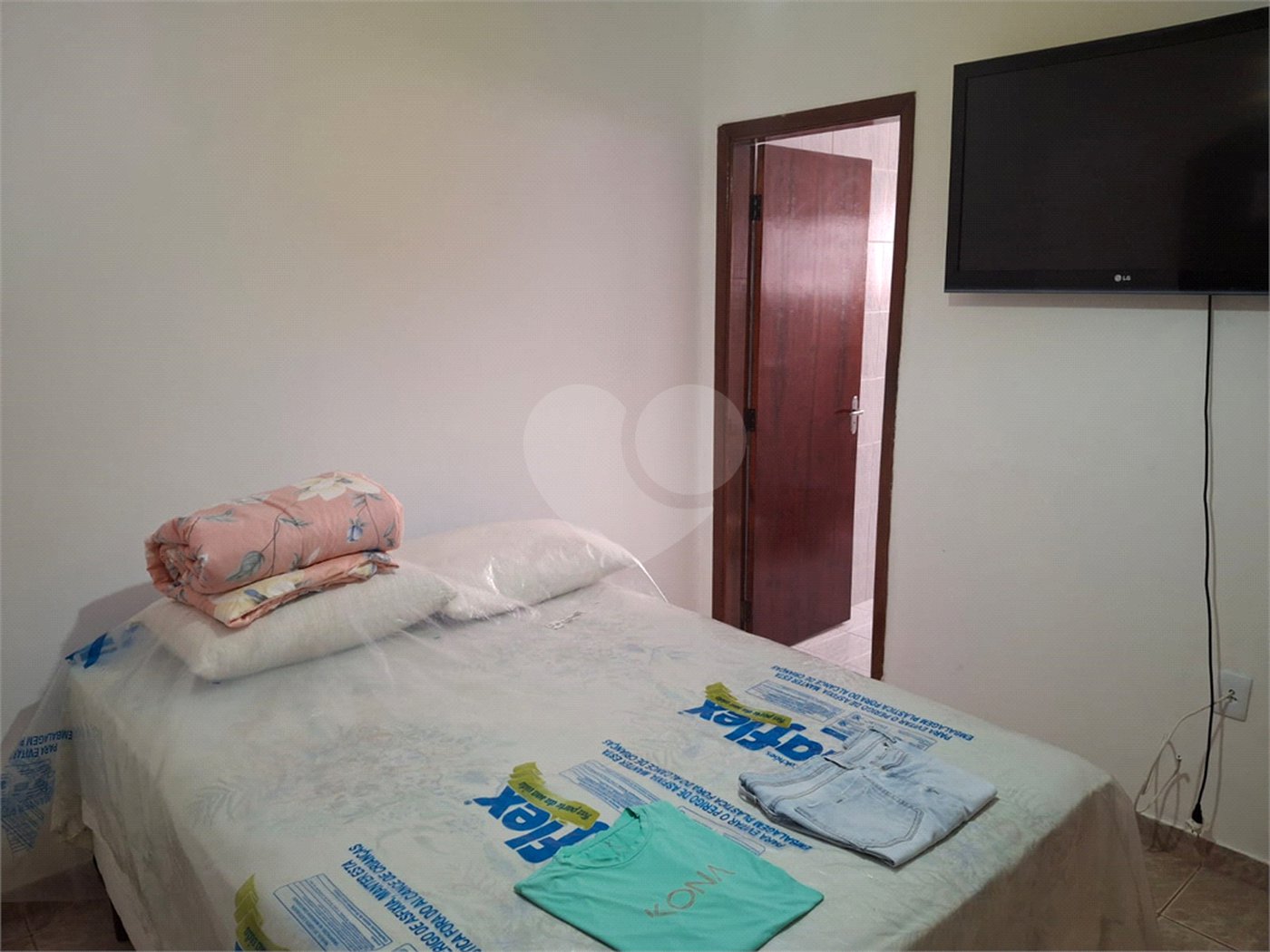 Casa à venda com 3 quartos, sendo 1 suíte,  em Vila Oliveira, Mogi das Cruzes, SP
