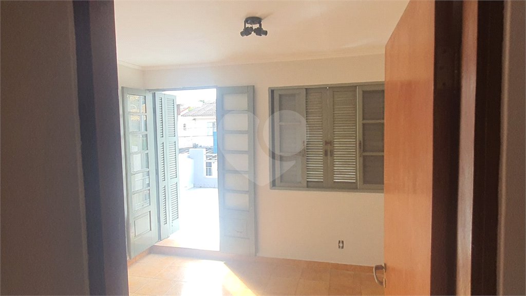 Sobrado à venda com 3 quartos em Vila Nilo, São Paulo, SP