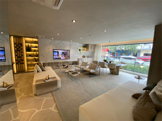 Apartamento à venda com 3 suítes em Campo Belo, São Paulo, SP