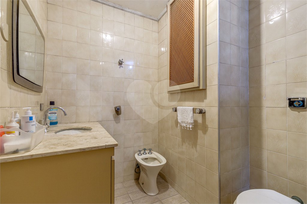 Casa à venda com 4 quartos, sendo 3 suítes,  em Alto da Boa Vista, São Paulo, SP