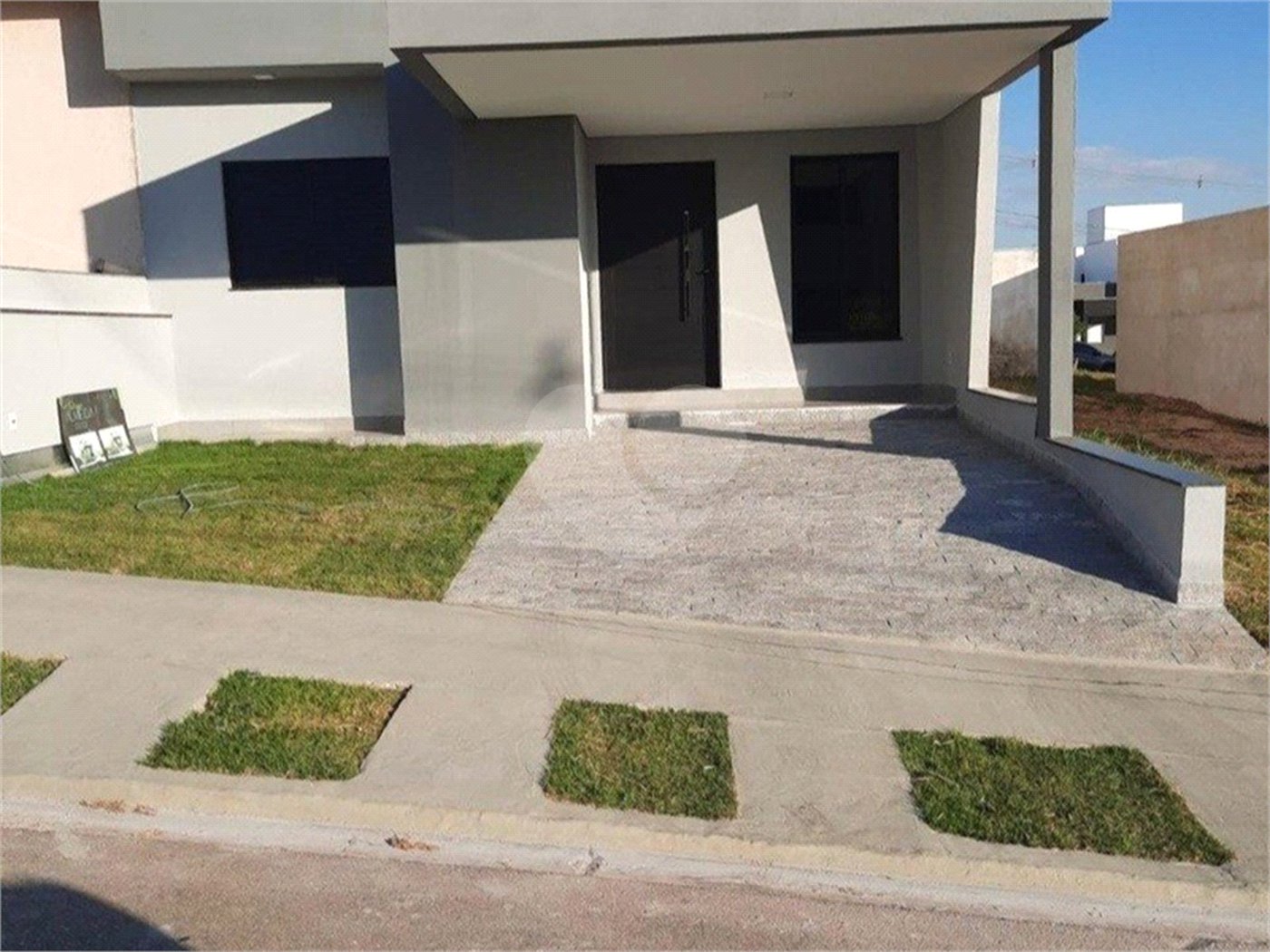 Casa à venda com 3 quartos, sendo 1 suíte, no condomínio Horto Florestal Villagio, Sorocaba - SP
