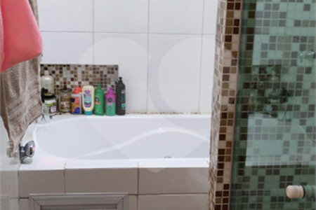 Sobrado à venda com 4 quartos, sendo 2 suítes, em Rio Pequeno, São Paulo, SP