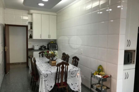 Sobrado à venda com 7 quartos, sendo 6 suítes, em Jardim Franca, São Paulo, SP