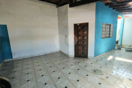 Casa à venda com 3 quartos em Jardim Vieira de Moraes, Itapetininga, SP