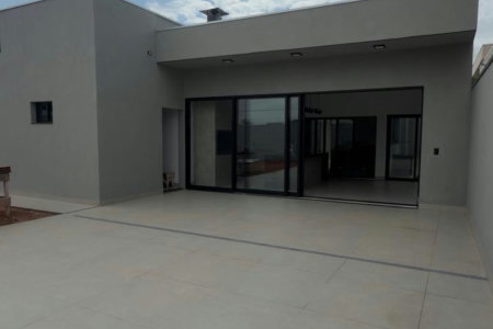 Casa à venda com 3 quartos no condomínio Villa de León, Três Lagoas - MS
