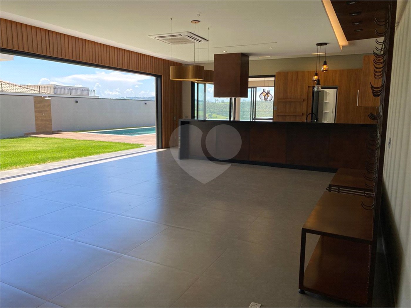 Casa à venda ou para alugar com 4 suítes no condomínio Campo de Toscana, Vinhedo - SP
